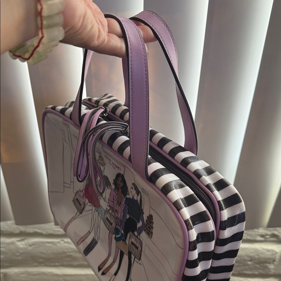 Henri Bendel Fashion Girls Toiletry Bag 💄 - Picture 9 of 17
